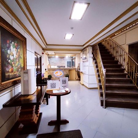 Spring Plaza Hotel Дасмариняс Екстериор снимка