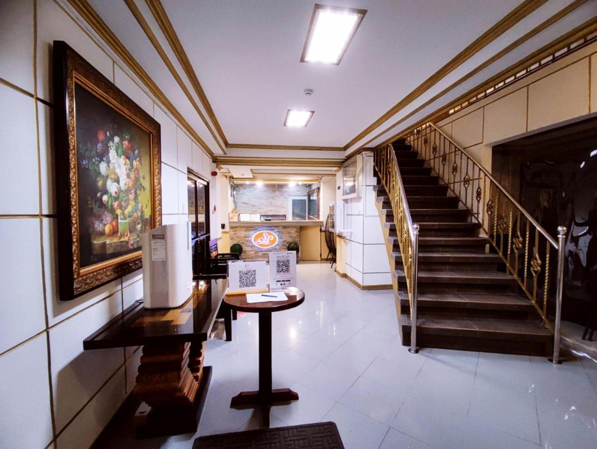 Spring Plaza Hotel Дасмариняс Екстериор снимка