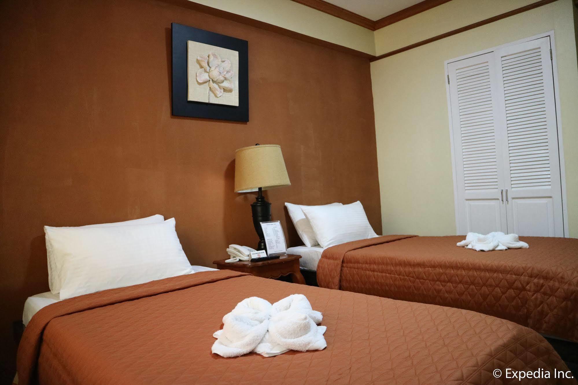 Spring Plaza Hotel Дасмариняс Екстериор снимка