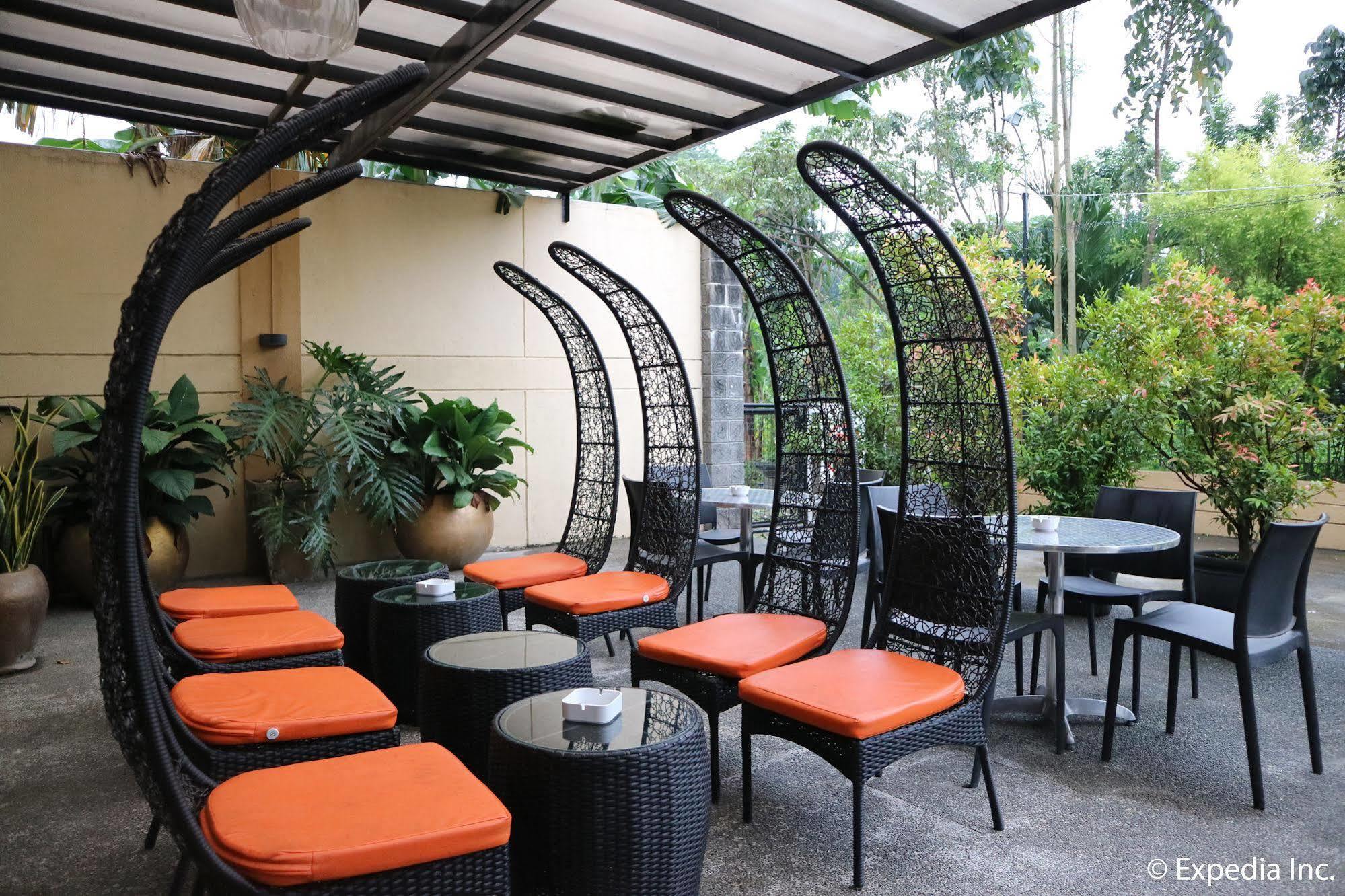 Spring Plaza Hotel Дасмариняс Екстериор снимка